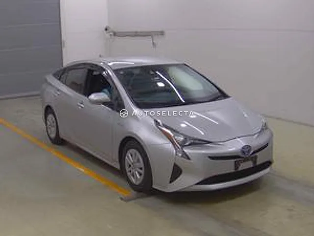 Toyota Prius 2016, auction grade R