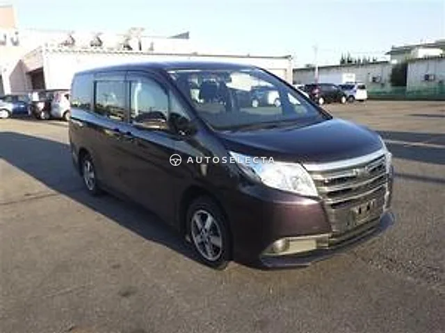 Toyota Noah 2014