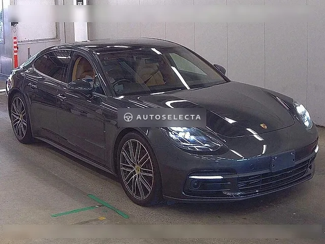 Porsche Panamera 2017, auction grade 4.5