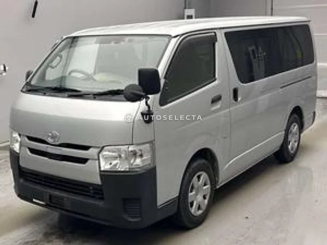 Toyota Hiace Van 2020, auction grade 3