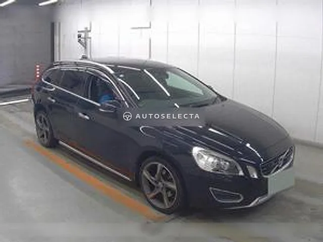 Volvo V60 2012, auction grade 4.5