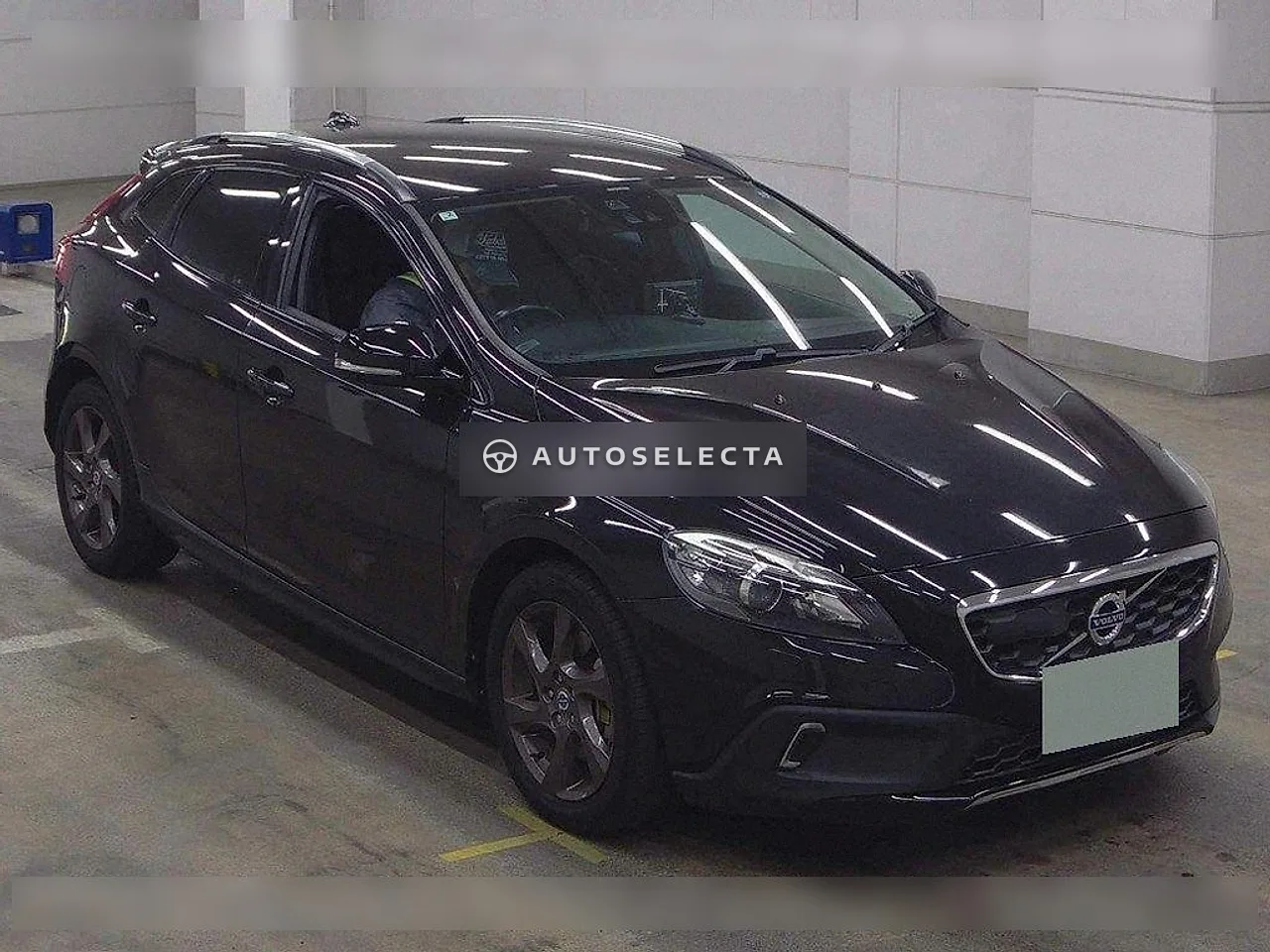 Volvo V40 2013, photo 1 of 6