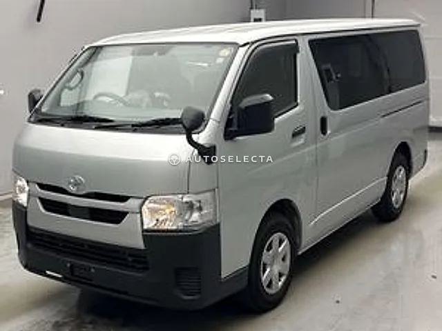 Toyota Hiace Van 2023, auction grade 3.5