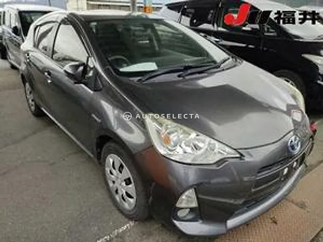 Toyota Aqua 2012, auction grade 3.5