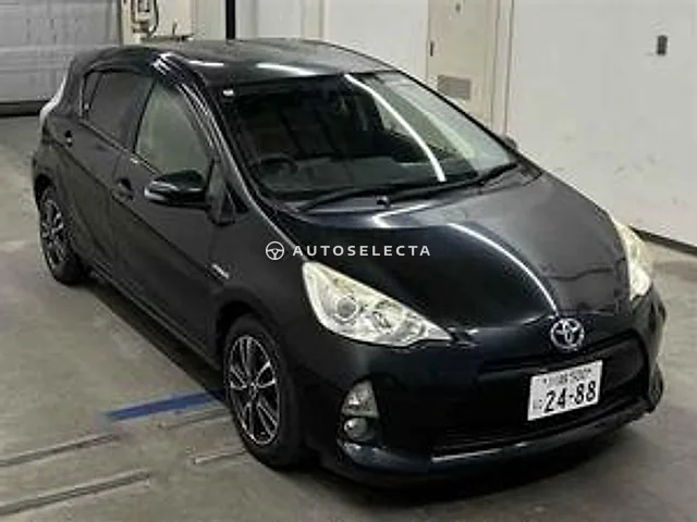 Toyota Aqua 2014, auction grade 3