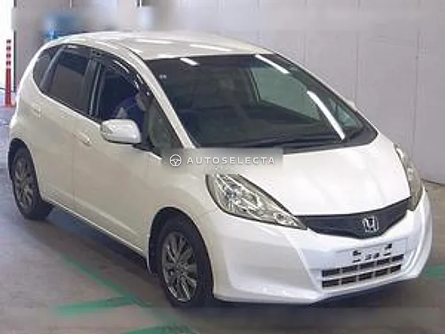 Honda Fit 2013, auction grade 4