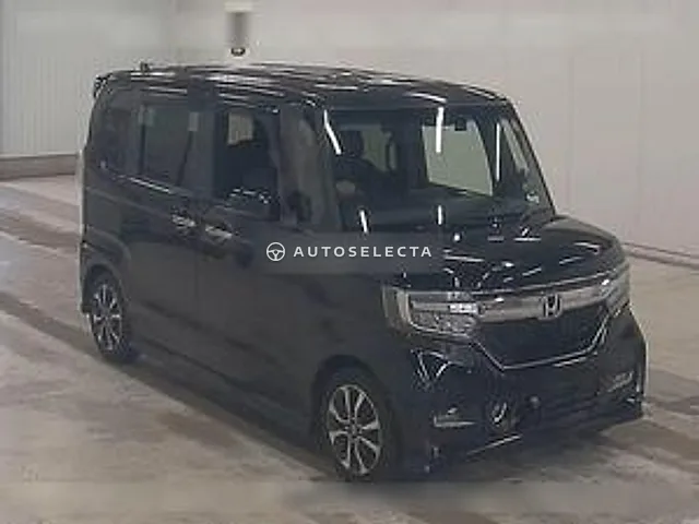 Honda N-BOX Custom 2017, auction grade 4