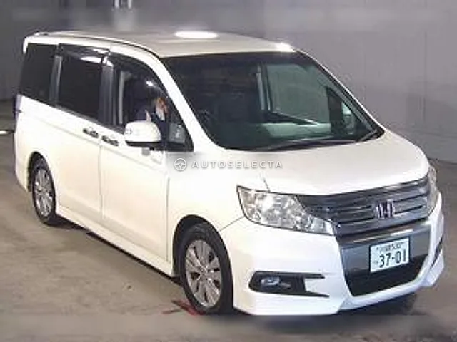 Honda Stepwgn Spada 2011, auction grade 3.5