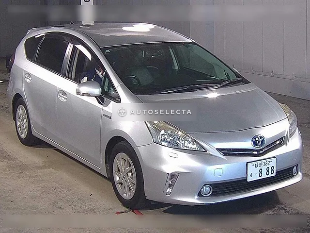 Toyota Prius Alpha 2011, auction grade 3.5