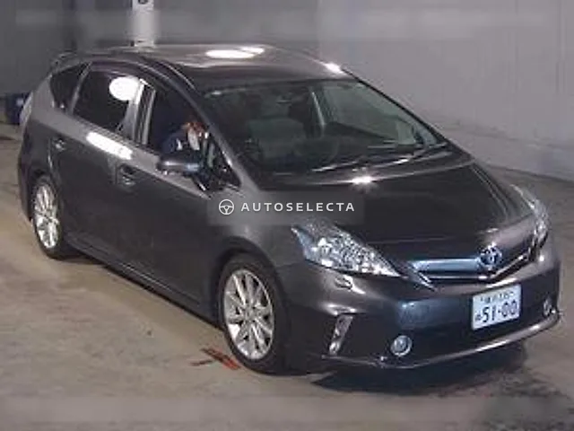 Toyota Prius Alpha 2013, auction grade 3.5