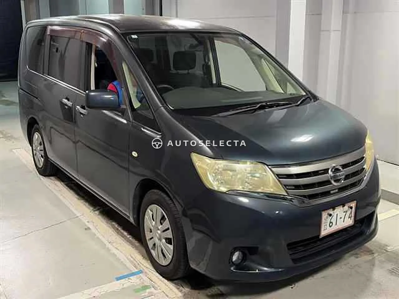 Nissan Serena 2011, photo 1 of 10