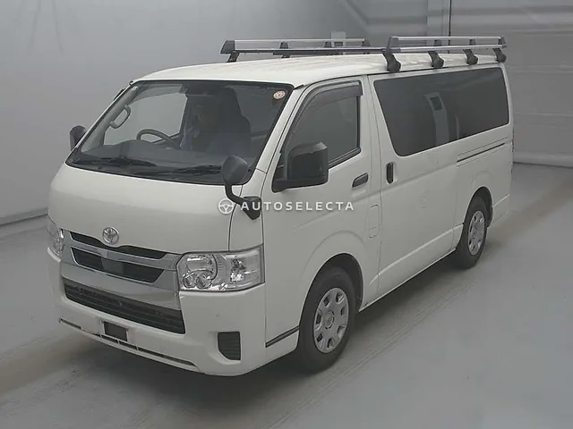 Toyota Hiace Van 2021, auction grade 3