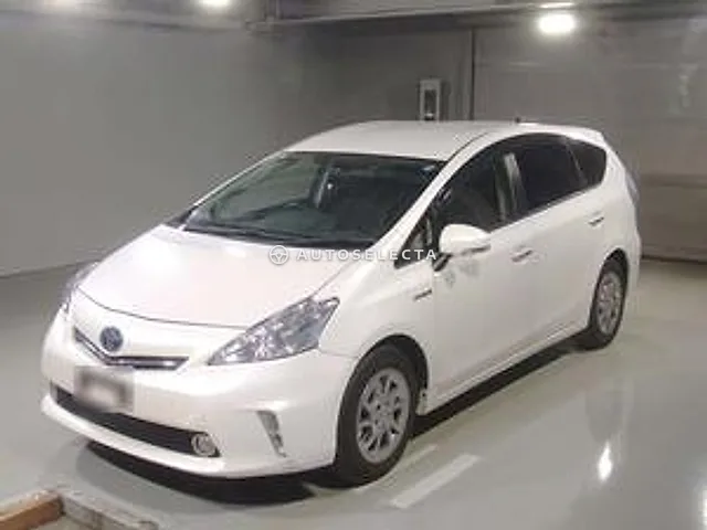 Toyota Prius Alpha 2014, auction grade 3.5