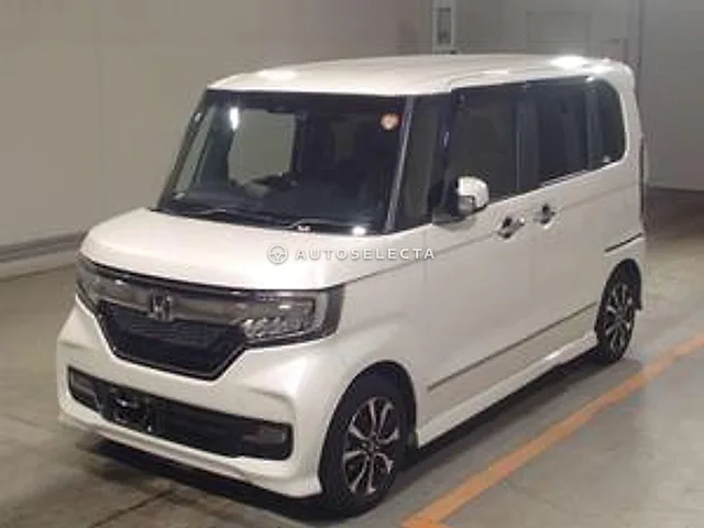 Honda N-BOX Custom 2018, auction grade RA