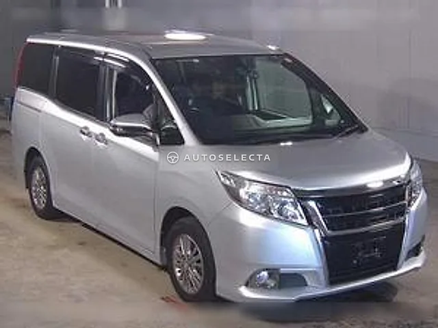 Toyota Esquire 2016, auction grade R