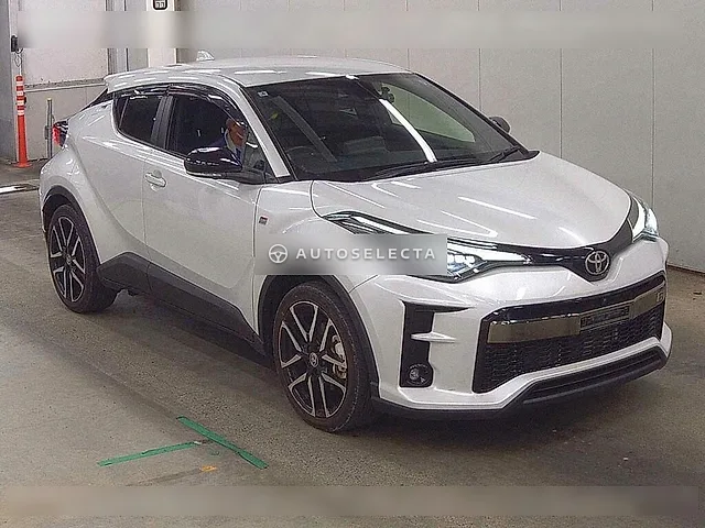 Toyota C-HR GR Sport 2023, auction grade 4.5