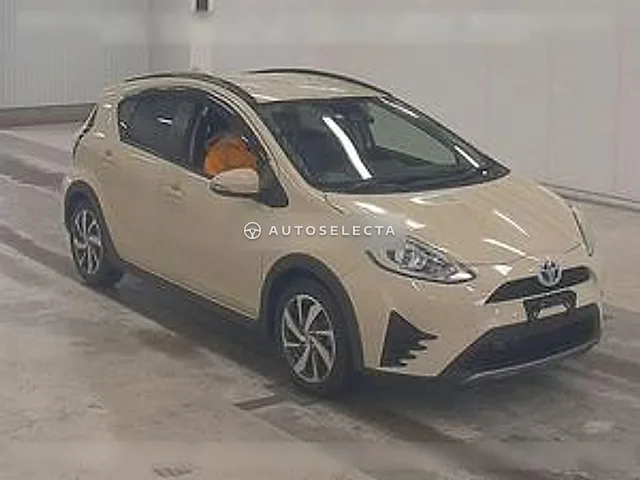 Toyota Aqua 2017, auction grade R