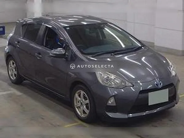 Toyota Aqua 2014, auction grade 3.5