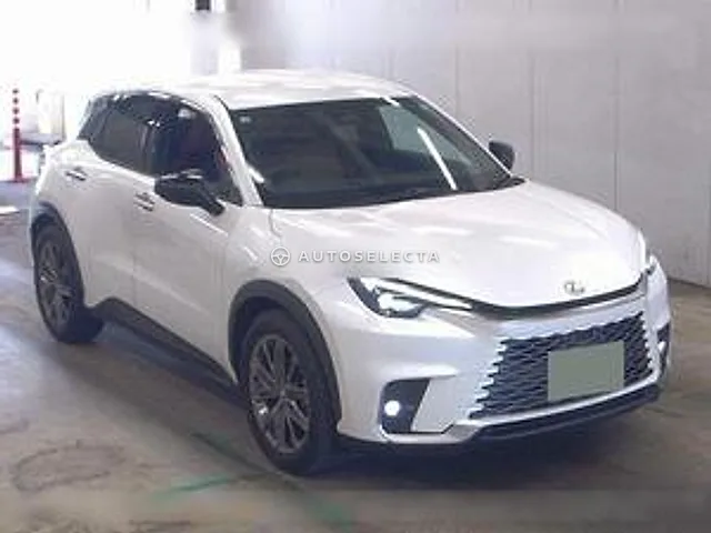 Lexus LBX 2025, auction grade 5