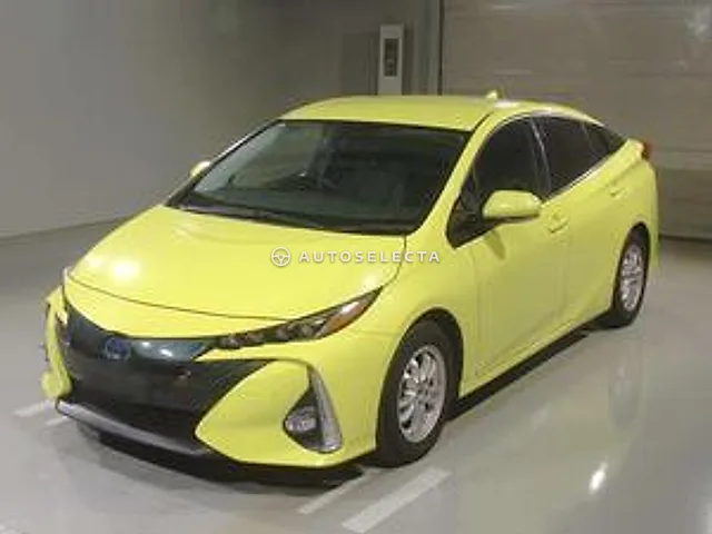Toyota Prius PHV 2017, auction grade 3.5