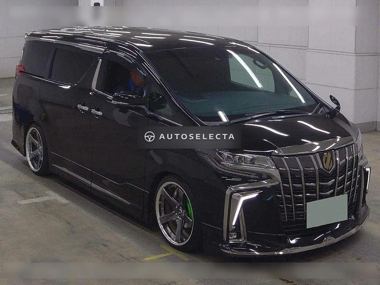 Toyota Alphard 2020, photo 1 of 6