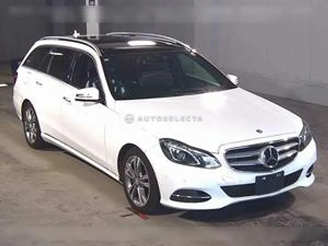 Mercedes-Benz E-Class Station Wagon 2013, auction grade 4