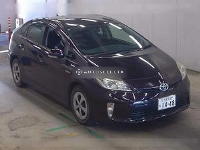 Toyota Prius 2014, auction grade 3.5