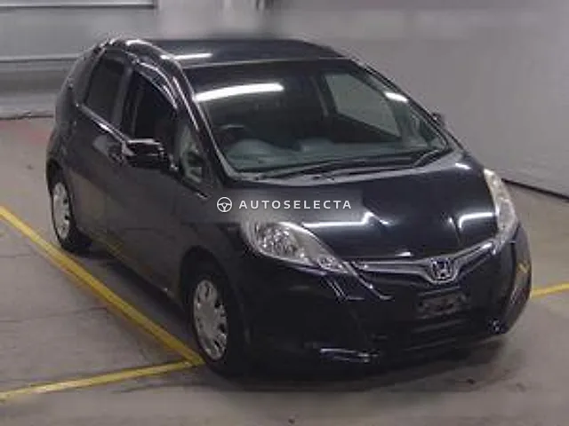 Honda Fit 2013, auction grade 3.5