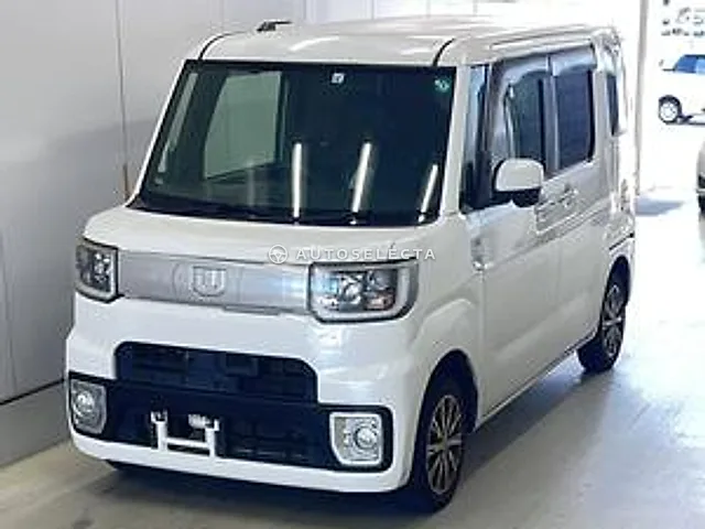 Daihatsu Wake 2015, auction grade 3.5
