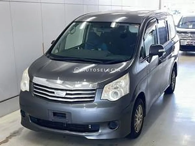 Toyota Noah 2012, auction grade R