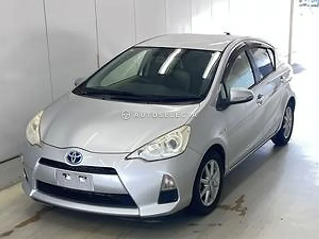 Toyota Aqua 2013, auction grade 3.5