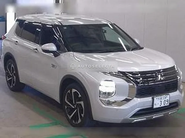 Mitsubishi Outlander PHEV 2022, auction grade 4.5