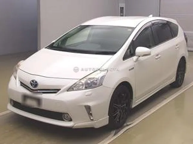 Toyota Prius Alpha 2012, auction grade RA