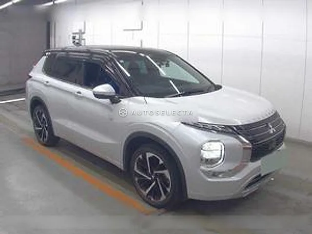 Mitsubishi Outlander PHEV 2022, auction grade 4.5