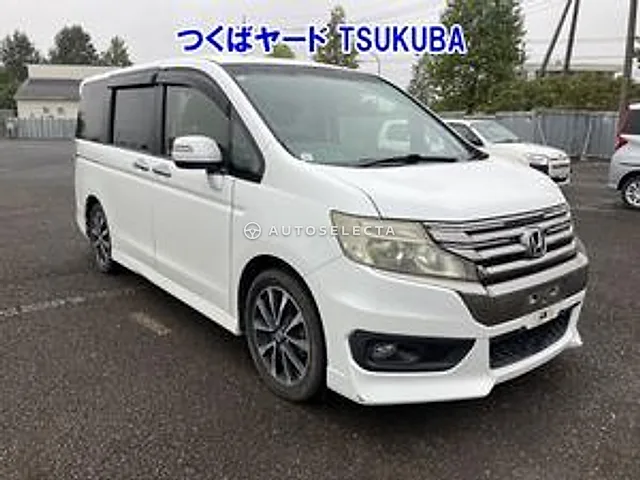 Honda Stepwgn Spada 2013, auction grade 3.5