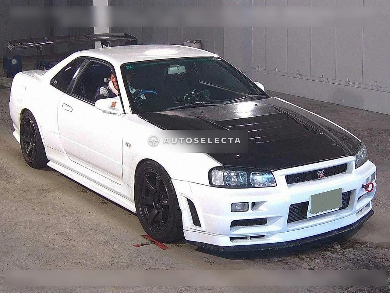 Nissan Skyline 1999, photo 1 of 6
