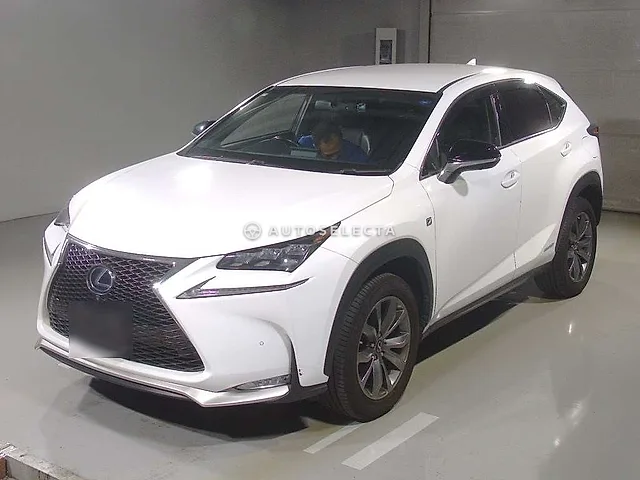 Lexus NX 2017, auction grade 3.5
