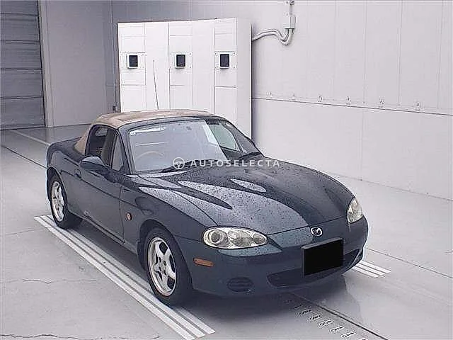 Mazda Roadster 2002, auction grade 4
