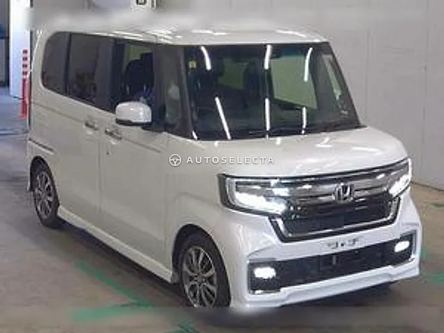 Honda N-BOX Custom 2023, auction grade 4.5