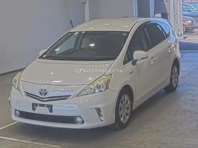 Toyota Prius Alpha 2013, auction grade 3