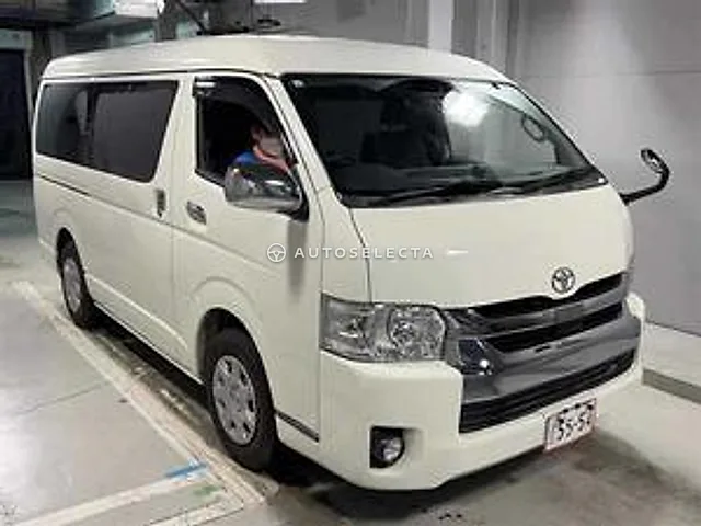 Toyota Hiace Van 2018, auction grade 3.5