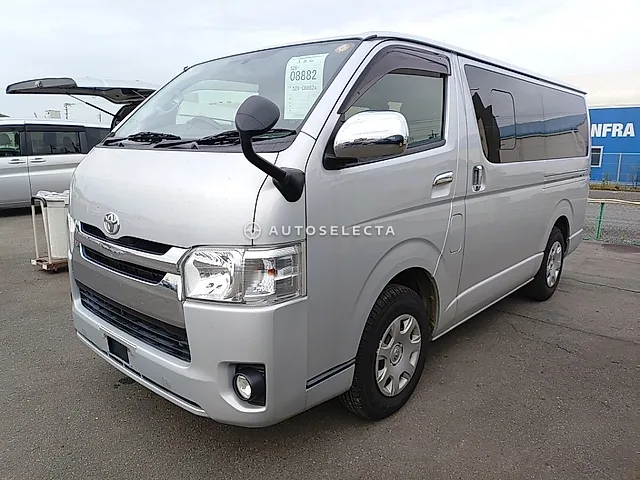 Toyota Hiace 2017, auction grade 3.5