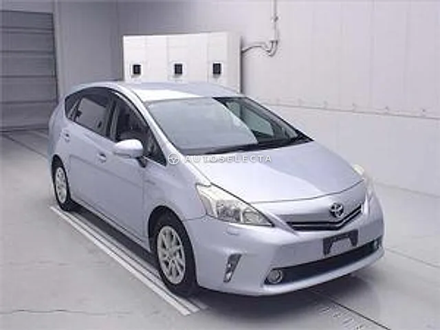 Toyota Prius Alpha 2011, auction grade 3.5
