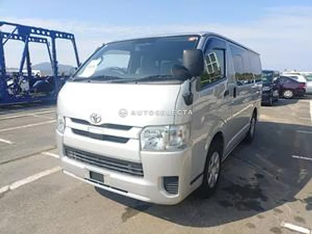 Toyota Hiace 2018, auction grade 4