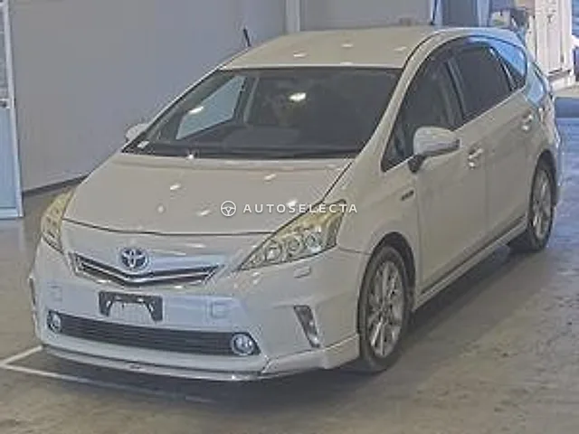 Toyota Prius Alpha 2013, auction grade 3.5