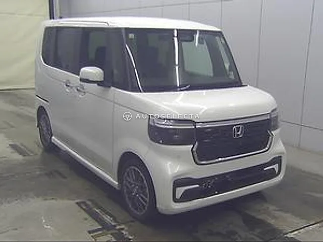 Honda N-BOX 2023, auction grade 4