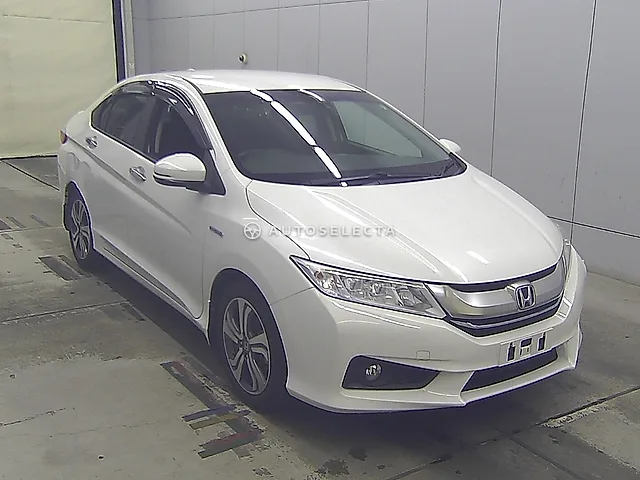 Honda Grace 2015, auction grade 3.5