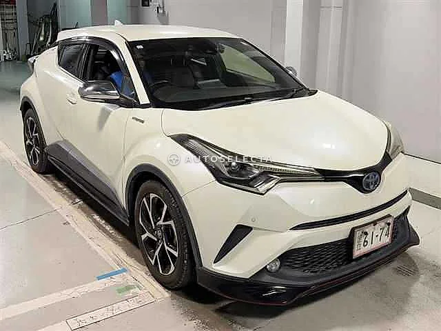 Toyota C-HR 2017, auction grade 4