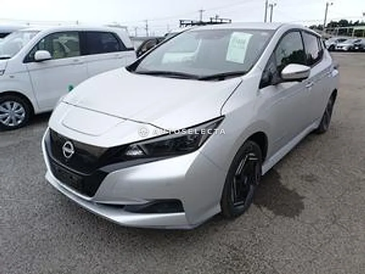 Nissan Leaf 2022, photo 1 of 11