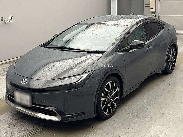 Toyota Prius PHV 2024, auction grade 4.5